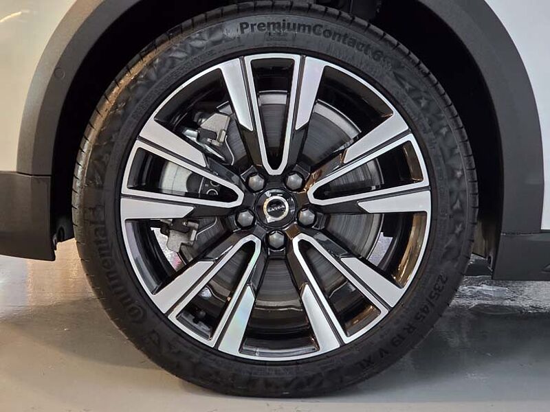 Volvo  Ultra, B5 AWD