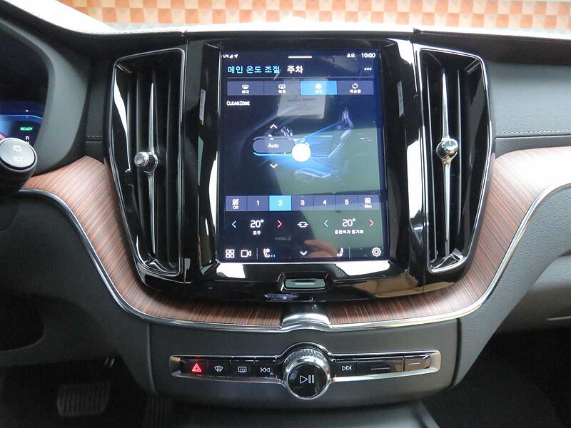 Volvo  Ultra, T8 AWD 플러그-인 하이브리드, 전기/가솔린, 브라이트