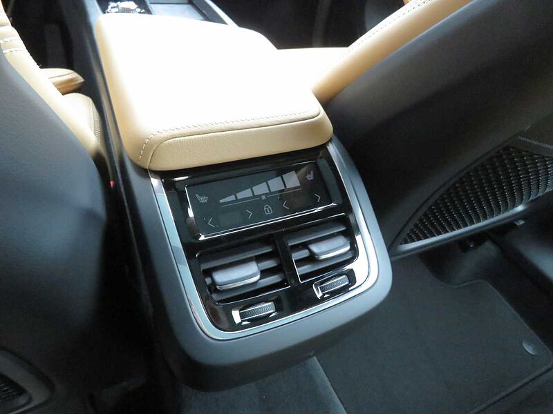 Volvo  Ultra, B6 AWD 마일드 하이브리드, 가솔린, 브라이트
