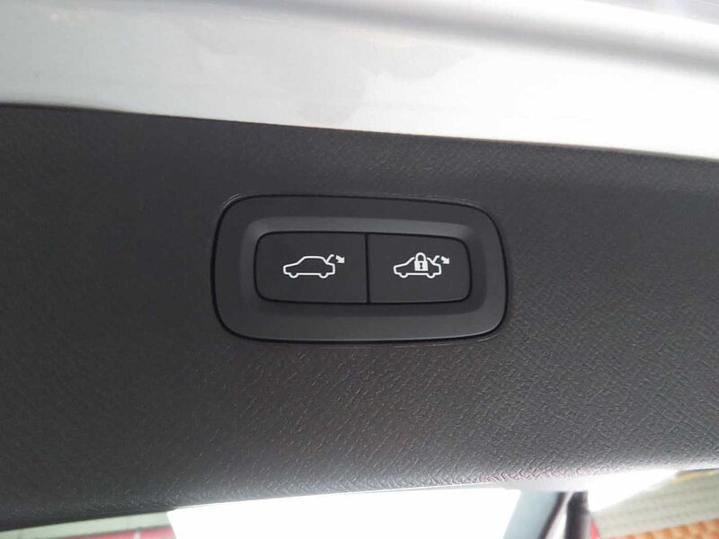 Volvo  Recharge Ultimate, T8 AWD 플러그-인 하이브리드, 전기/가솔린, 브라이트, 7 좌석