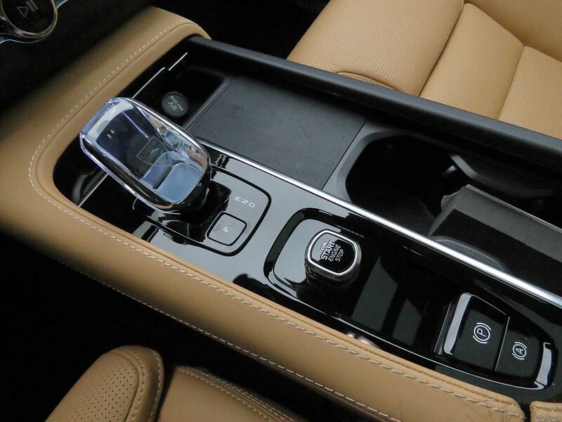 Volvo  Recharge Ultimate, T8 AWD 플러그-인 하이브리드, 전기/가솔린, 브라이트, 7 좌석