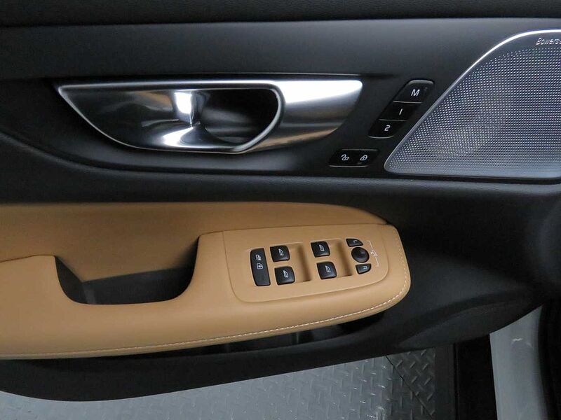 Volvo  Ultra, B5 AWD 마일드 하이브리드, 가솔린, 브라이트