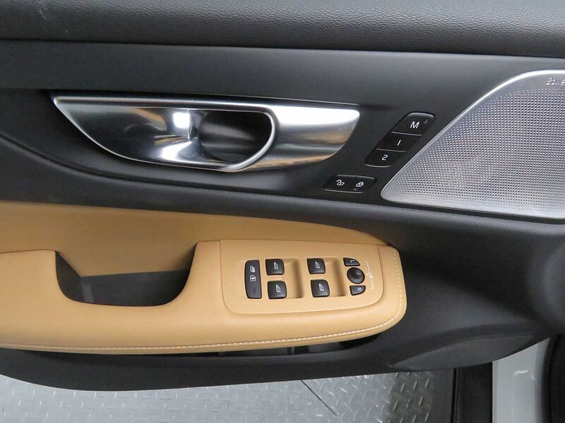 Volvo  Ultra, B5 AWD 마일드 하이브리드, 가솔린, 브라이트