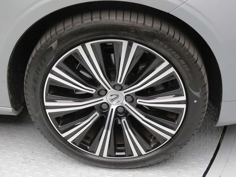 Volvo Ultimate, B5 마일드 하이브리드, 가솔린, 브라이트