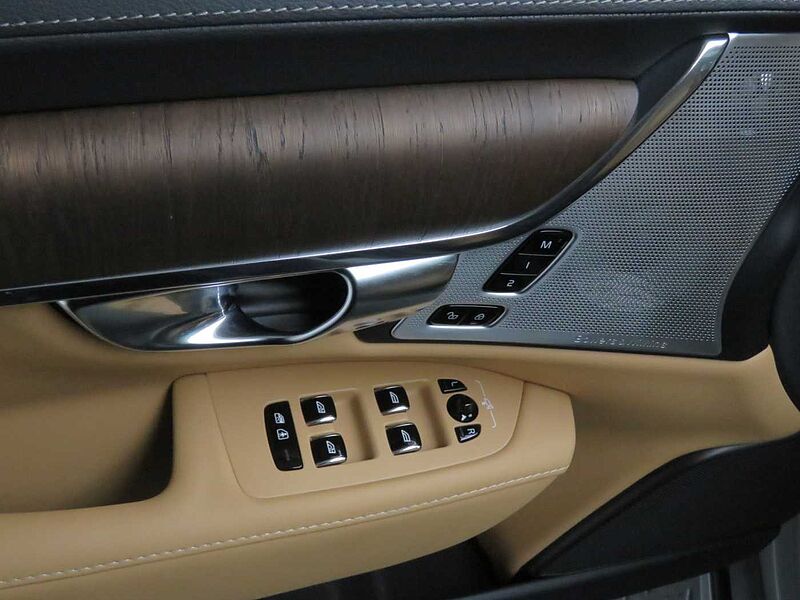 Volvo Ultimate, B5 마일드 하이브리드, 가솔린, 브라이트