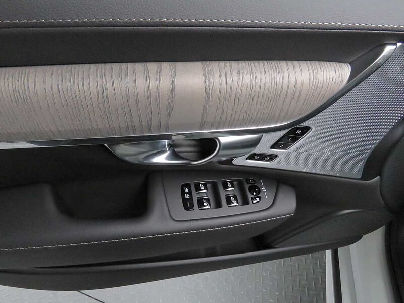 Volvo Ultra, B5 마일드 하이브리드, 가솔린, 브라이트