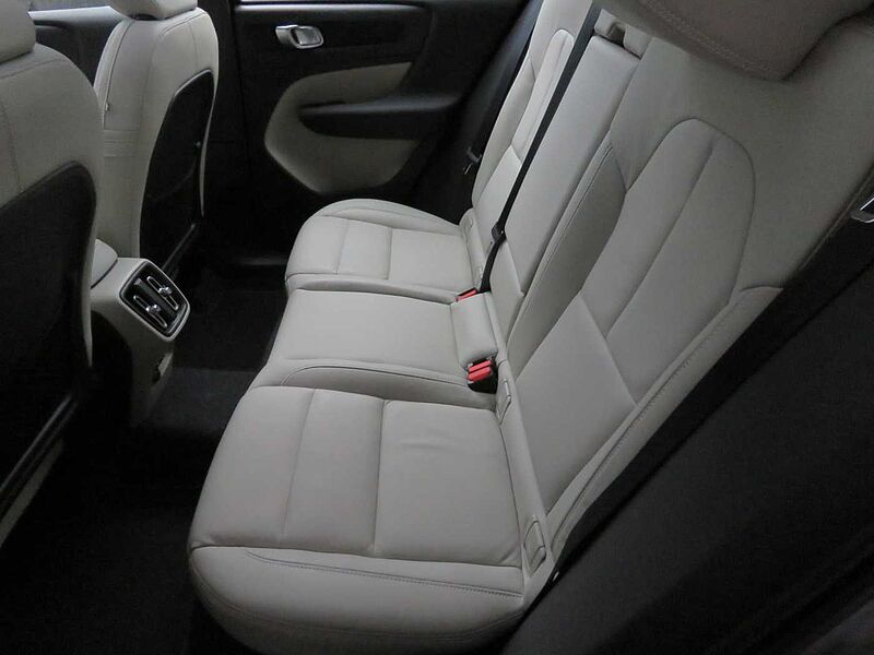 Volvo  Ultra, B4 AWD 마일드 하이브리드, 가솔린, 브라이트