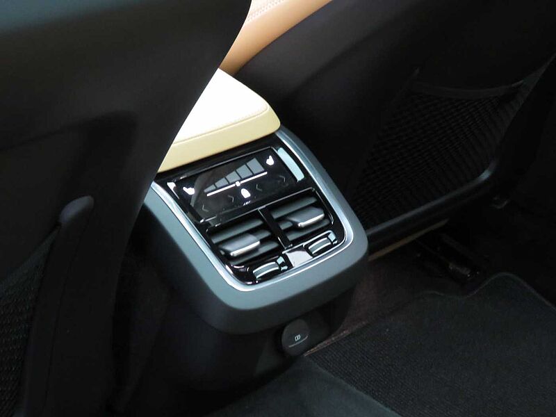 Volvo  Ultra, B5 AWD 마일드 하이브리드, 가솔린, 브라이트