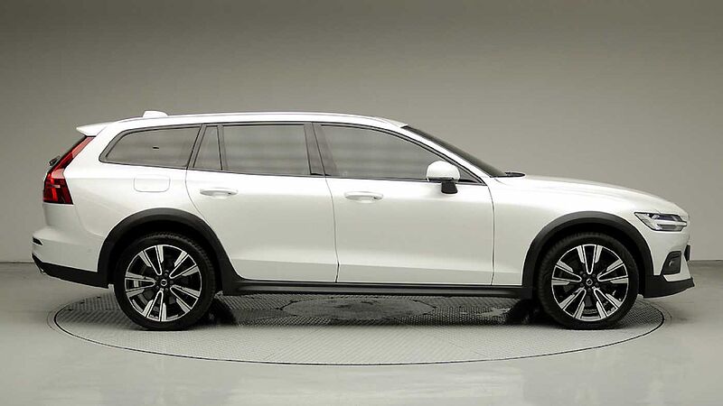 Volvo  Pro, B5 AWD mild hybrid