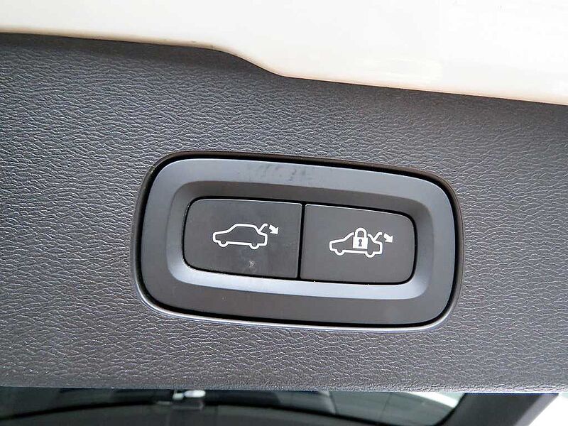 Volvo  Pro, B5 AWD mild hybrid