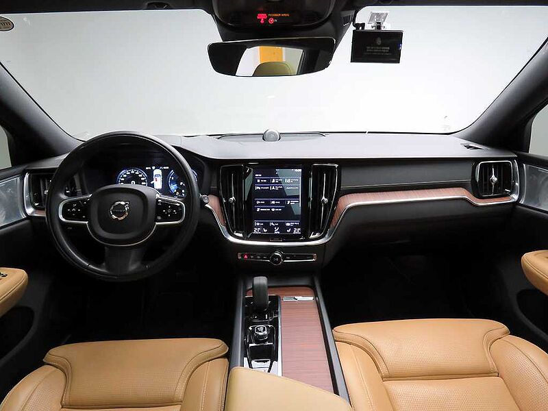 Volvo  Pro, B5 AWD mild hybrid