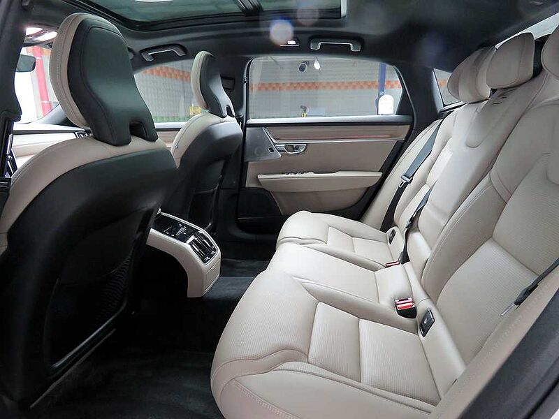Volvo  Ultra, B5 마일드 하이브리드, 가솔린, 다크
