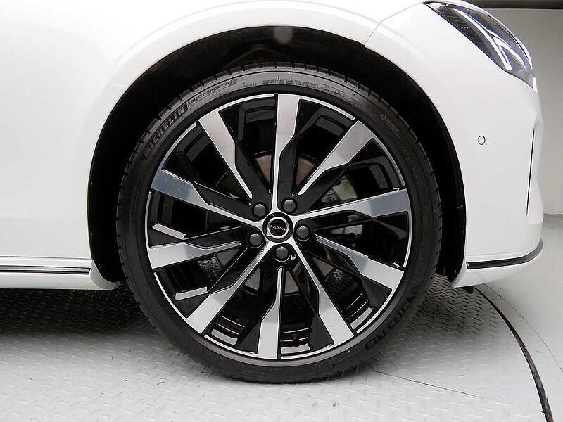 Volvo  Ultra, B5 마일드 하이브리드, 가솔린, 다크