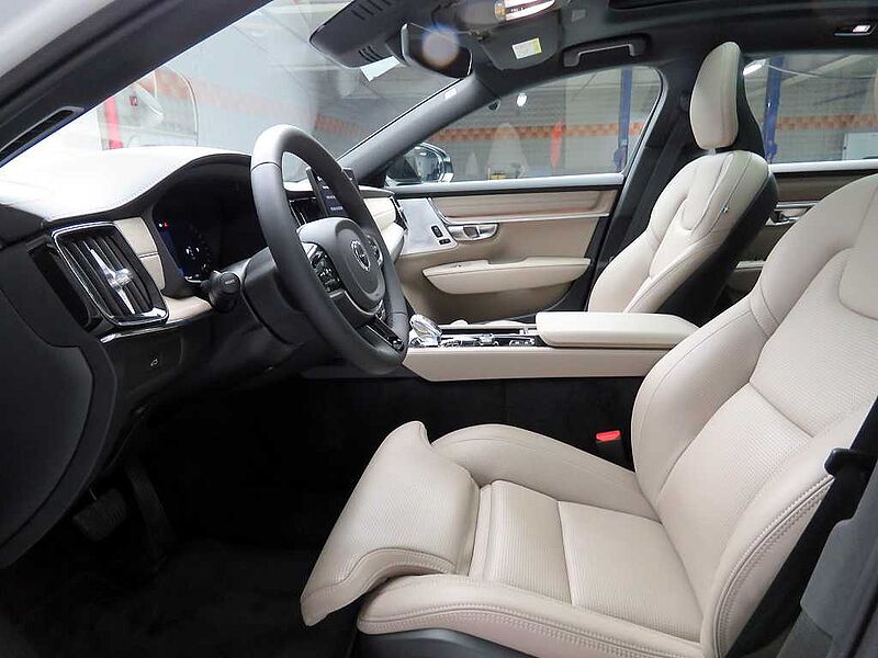 Volvo  Ultra, B5 마일드 하이브리드, 가솔린, 다크