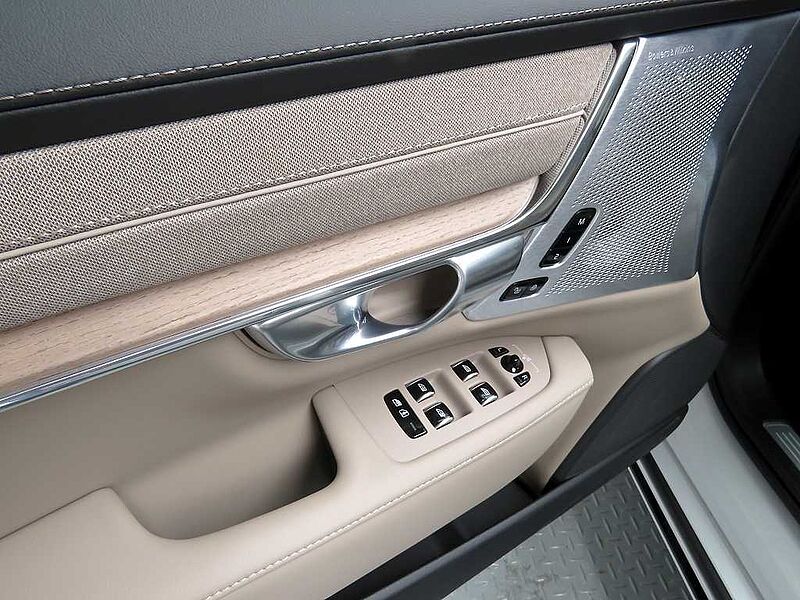 Volvo  Ultra, B5 마일드 하이브리드, 가솔린, 다크