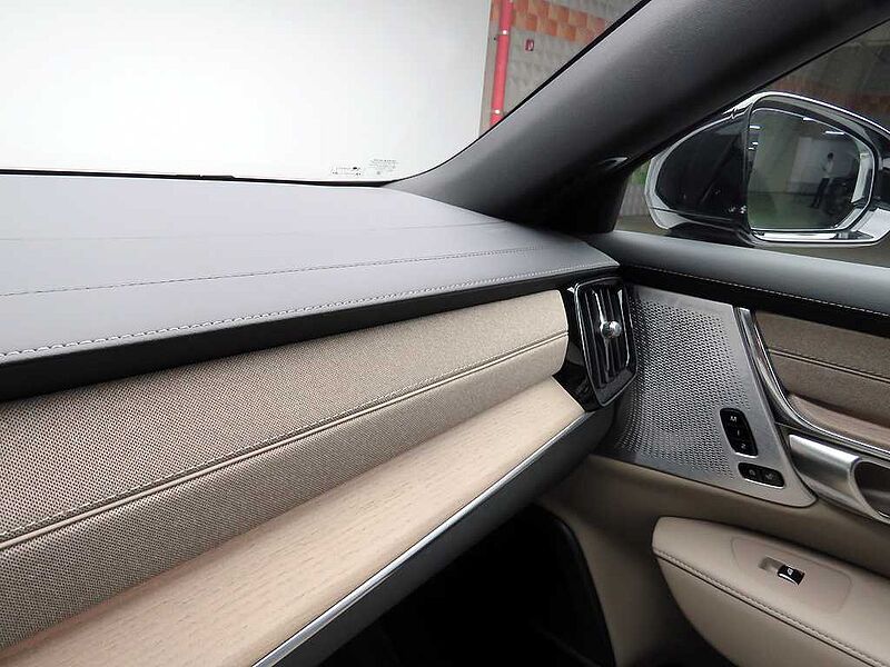 Volvo  Ultra, B5 마일드 하이브리드, 가솔린, 다크