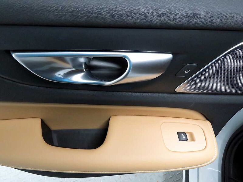 Volvo  Ultra, B5 마일드 하이브리드, 가솔린, 브라이트