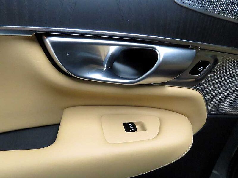 Volvo Recharge Ultimate, T8 AWD 플러그-인 하이브리드, 전기/가솔린, 브라이트, 7 좌석