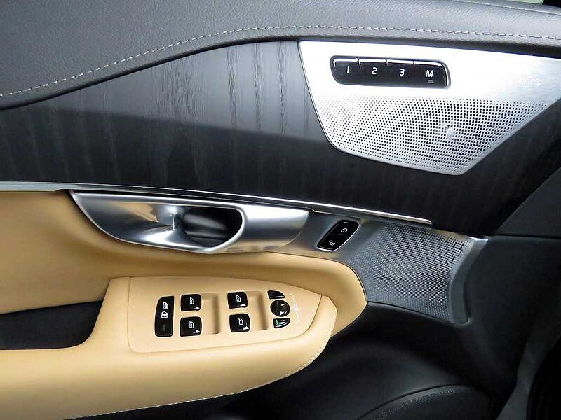 Volvo Recharge Ultimate, T8 AWD 플러그-인 하이브리드, 전기/가솔린, 브라이트, 7 좌석