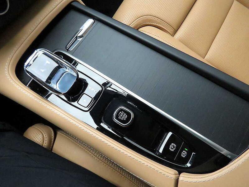 Volvo Recharge Ultimate, T8 AWD 플러그-인 하이브리드, 전기/가솔린, 브라이트, 7 좌석