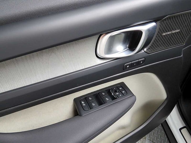 Volvo  Ultra, B4 AWD 마일드 하이브리드, 가솔린, 브라이트