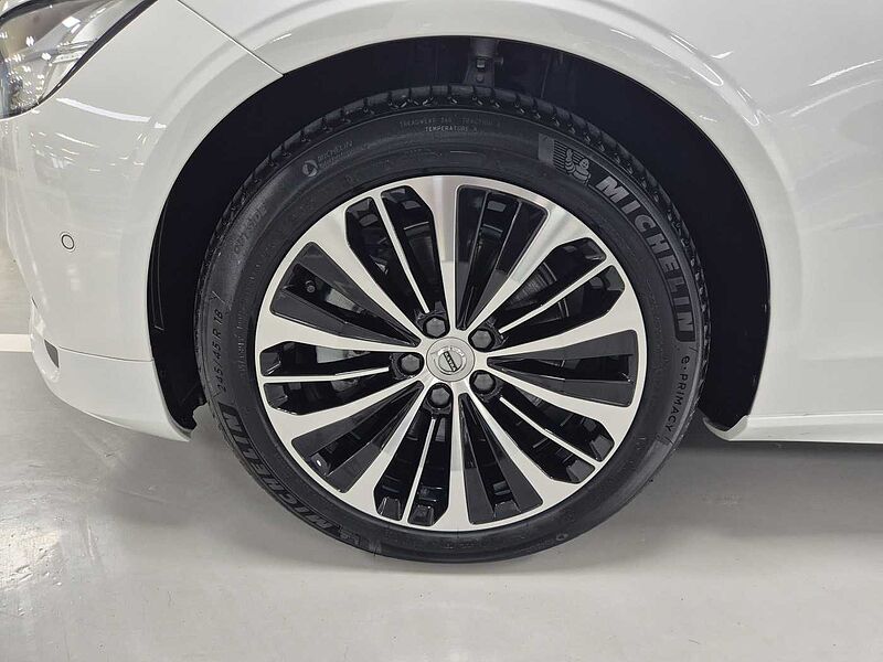 Volvo  Plus, B5 마일드 하이브리드, 가솔린