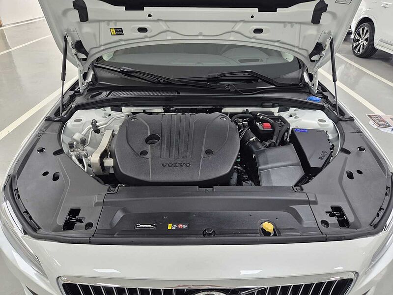 Volvo  Plus, B5 마일드 하이브리드, 가솔린