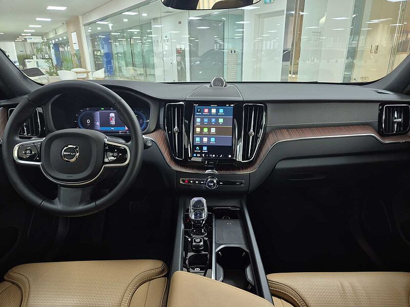 Volvo  Ultra, T8 AWD 플러그-인 하이브리드, 전기/가솔린, 브라이트