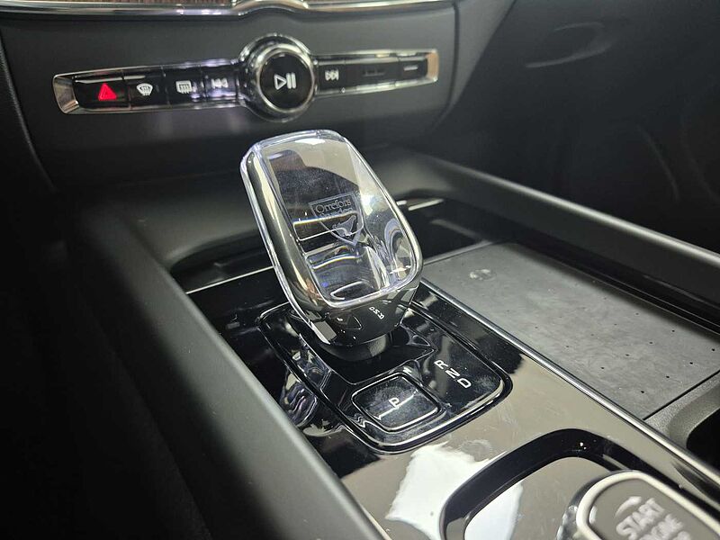 Volvo  Ultra, T8 AWD 플러그-인 하이브리드, 전기/가솔린, 브라이트