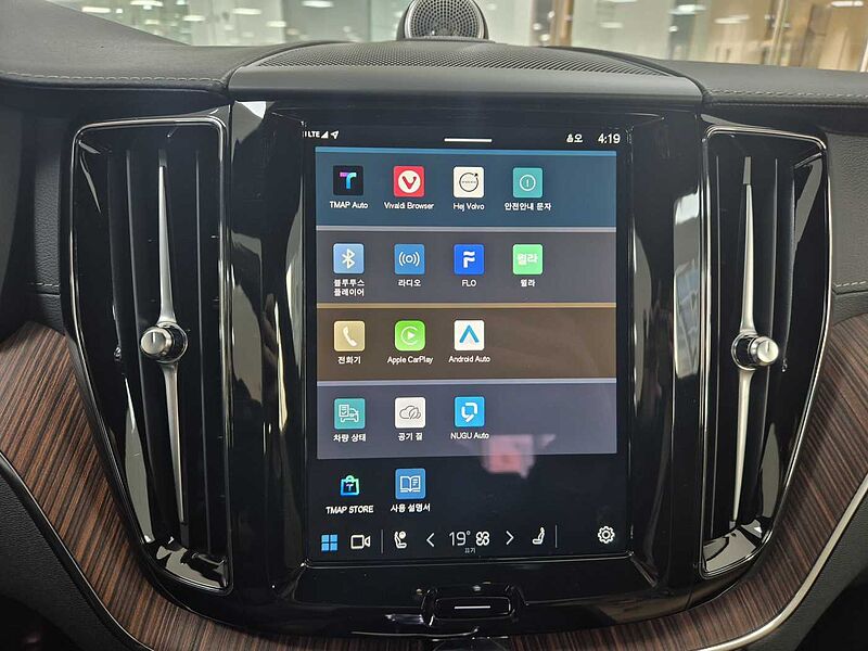 Volvo  Ultra, T8 AWD 플러그-인 하이브리드, 전기/가솔린, 브라이트