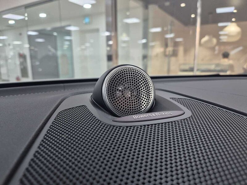 Volvo  Ultra, T8 AWD 플러그-인 하이브리드, 전기/가솔린, 브라이트