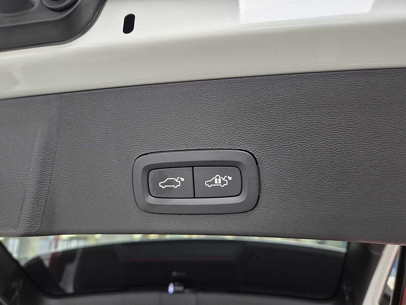 Volvo  Ultimate, B4 AWD mild hybrid, 가솔린, Bright