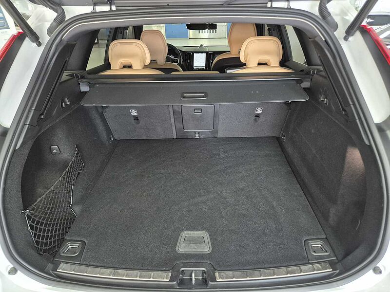Volvo  Ultimate, B5 AWD mild hybrid, 가솔린, Bright