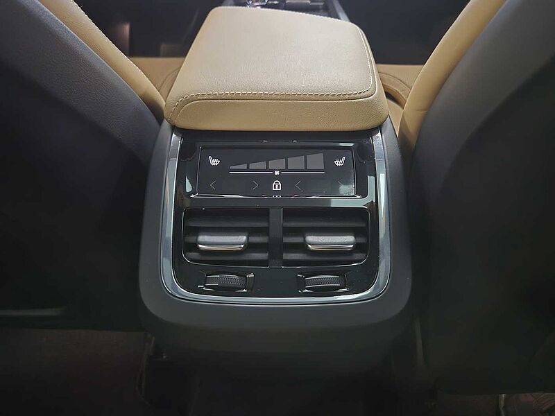 Volvo  Ultimate, B5 AWD mild hybrid, 가솔린, Bright
