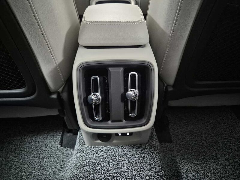 Volvo  Ultra, B4 AWD 마일드 하이브리드, 가솔린, 브라이트