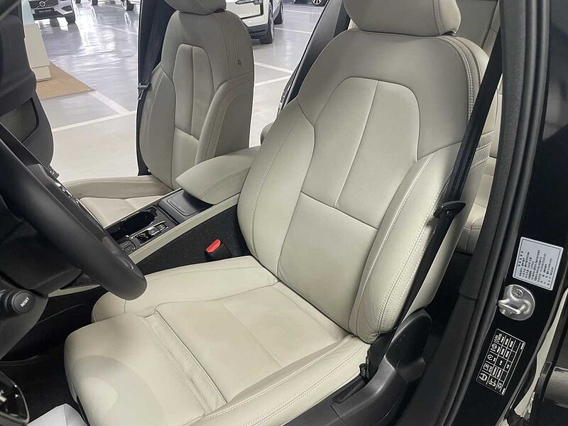 Volvo Ultra, B4 AWD 마일드 하이브리드, 가솔린, 브라이트
