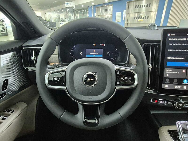 Volvo Ultra, B5 마일드 하이브리드, 가솔린, 다크