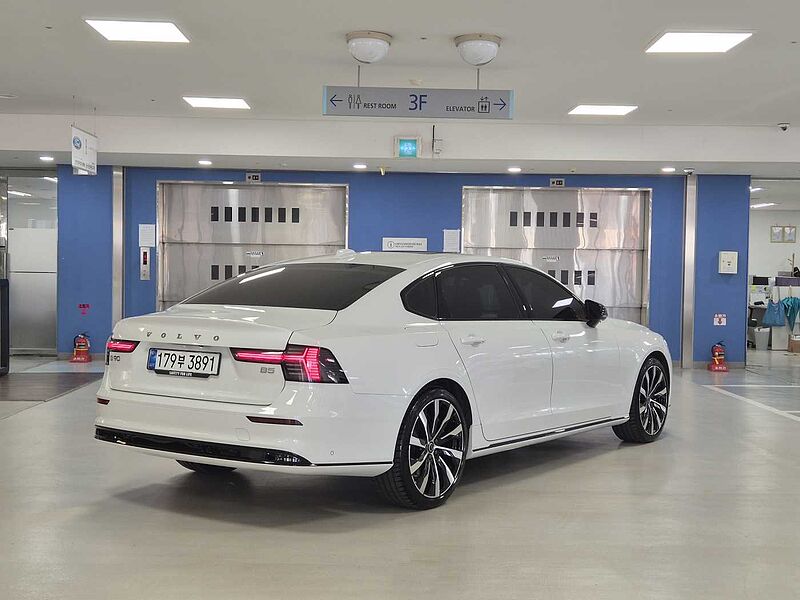 Volvo Ultra, B5 마일드 하이브리드, 가솔린, 다크