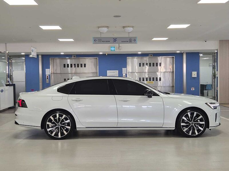 Volvo Ultra, B5 마일드 하이브리드, 가솔린, 다크
