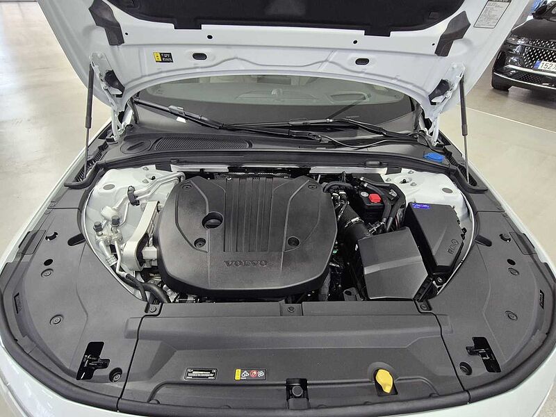 Volvo Ultra, B5 마일드 하이브리드, 가솔린, 다크