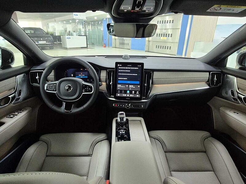 Volvo Ultra, B5 마일드 하이브리드, 가솔린, 다크