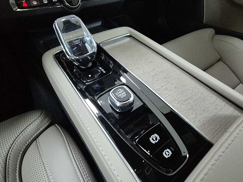 Volvo Ultra, B5 마일드 하이브리드, 가솔린, 다크