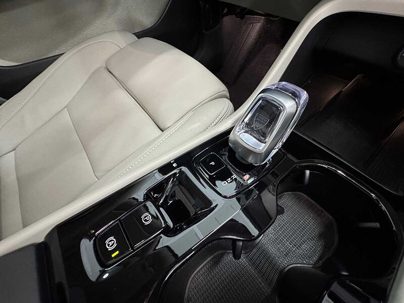 Volvo  Ultra, B4 AWD 마일드 하이브리드, 가솔린, 브라이트