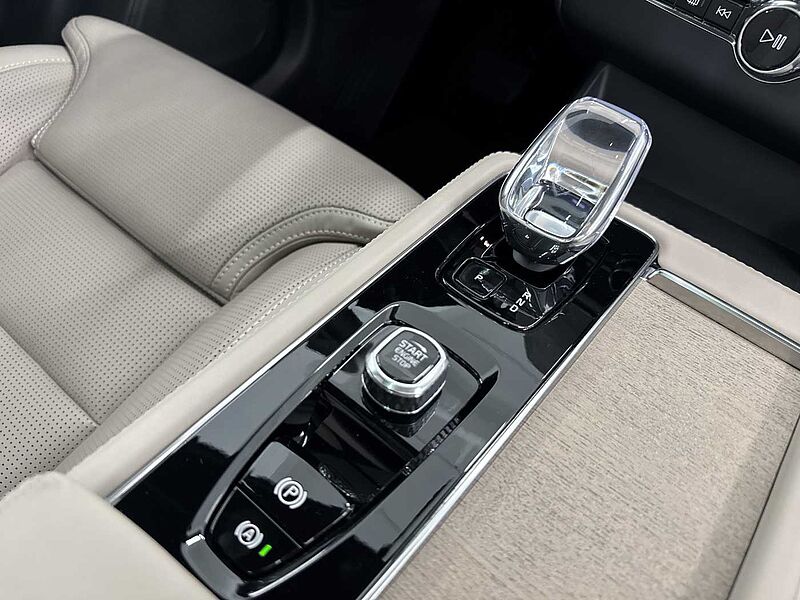 Volvo  Ultra, T8 AWD 플러그-인 하이브리드, 전기/가솔린, 브라이트, 7 좌석