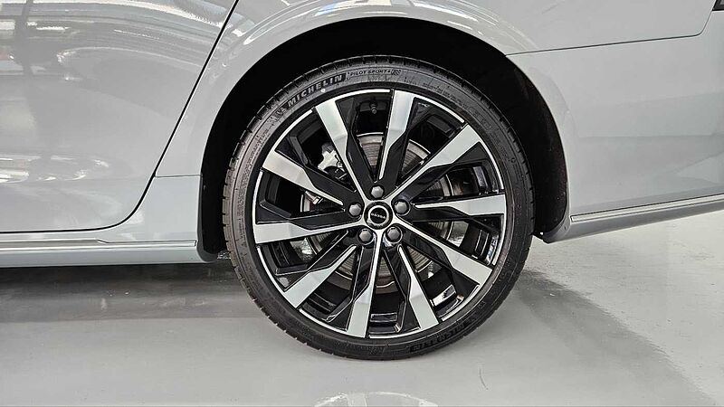 Volvo Ultra, B5 마일드 하이브리드, 가솔린, 브라이트