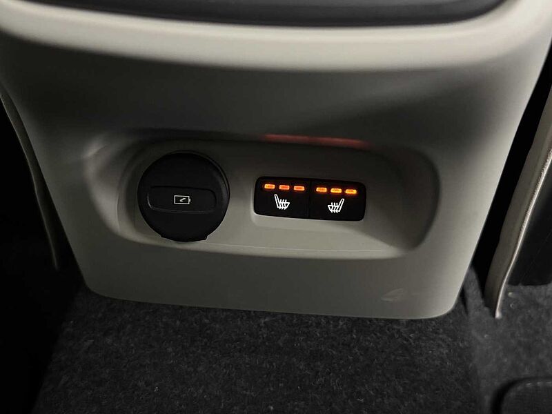 Volvo  Ultra, B4 AWD 마일드 하이브리드, 가솔린, 브라이트