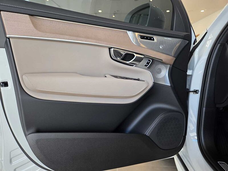 Volvo Ultra, T8 AWD 플러그-인 하이브리드, 전기/가솔린, 브라이트, 7 좌석