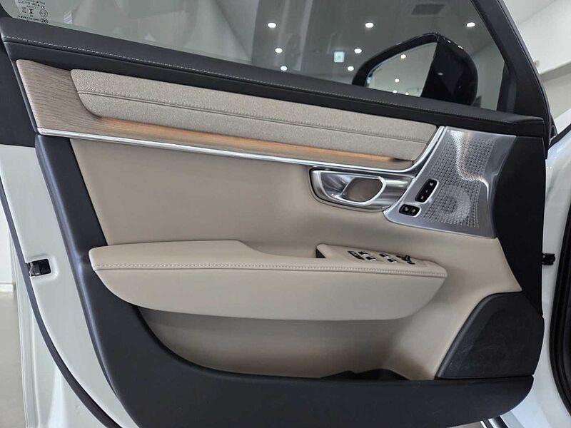 Volvo Ultra, B5 마일드 하이브리드, 가솔린, 다크