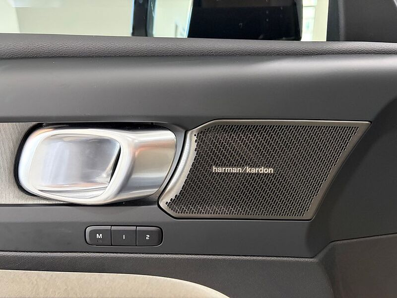 Volvo Ultra, B4 AWD 마일드 하이브리드, 가솔린, 브라이트